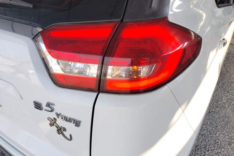 Used Haima S5 Youth Edition 2018 1.6L CVT Flagship Model Exterior 1
