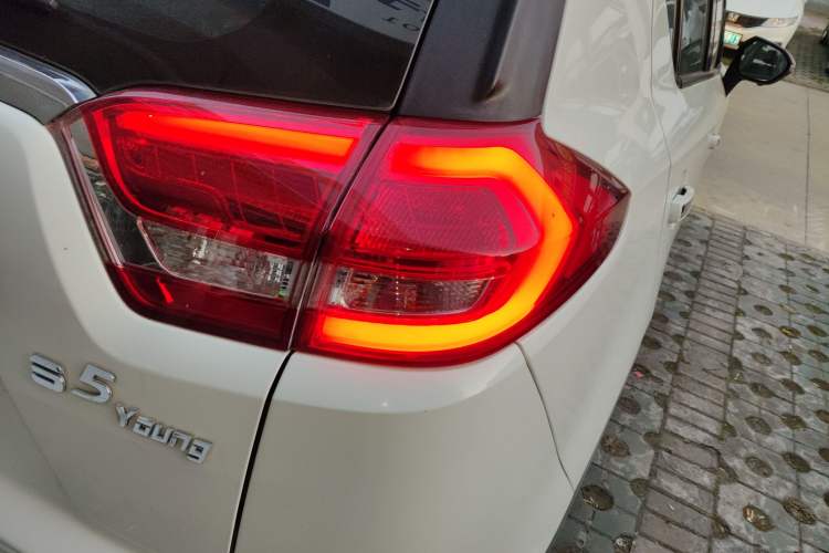 Used Haima S5 Youth Edition 2018 1.6L CVT Flagship Model Exterior 6