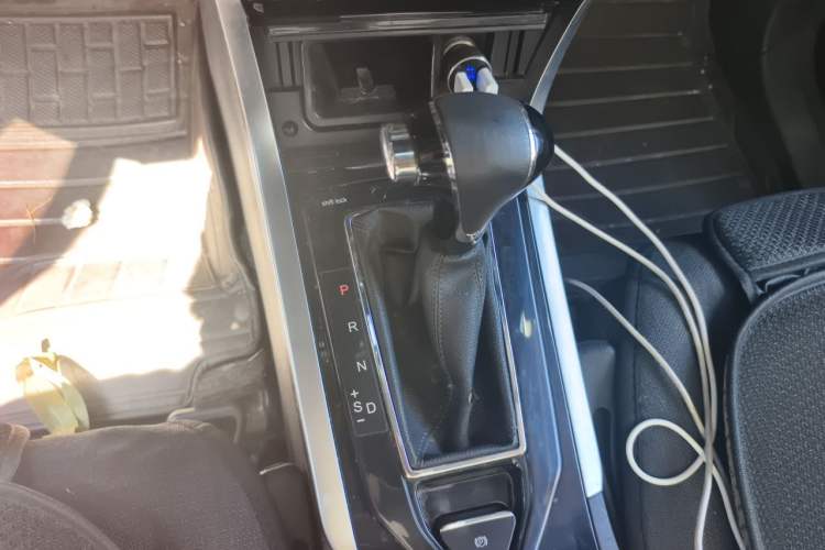Used Haima S5 Youth Edition 2018 1.6L CVT Flagship Custom Edition Gear Lever