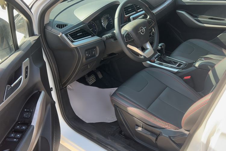 Used Haima S5 Youth Edition 2018 1.6L CVT Flagship Model Interior 4