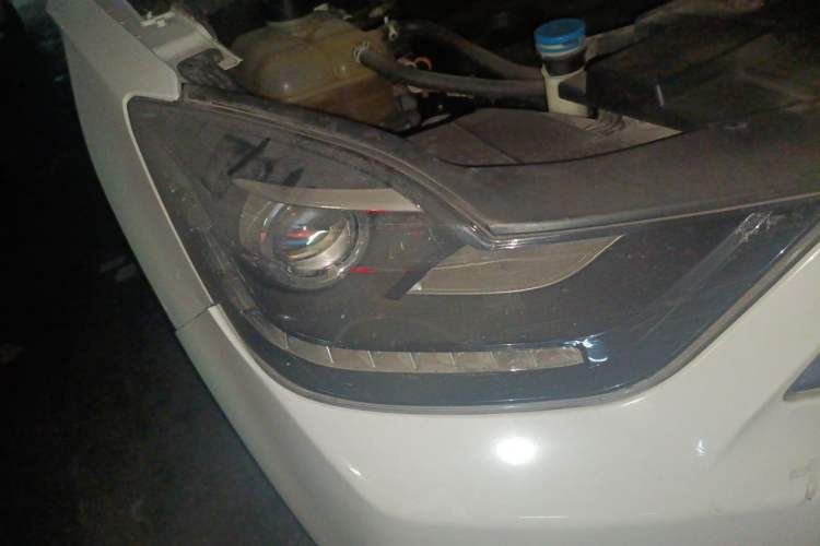 Used Haima S5 Youth Edition 2018 1.6L CVT Flagship Model Right Front Headlight
