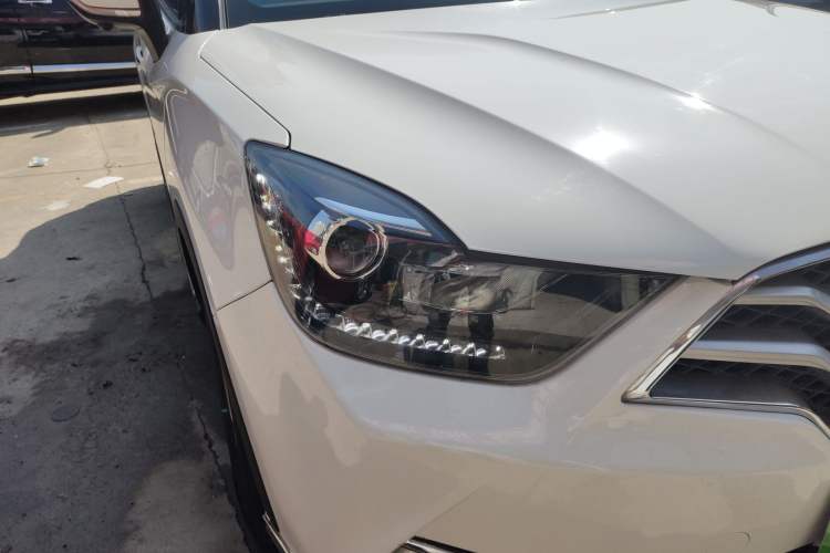 Used Haima S5 Youth Edition 2018 1.6L CVT Flagship Model Right Front Headlight