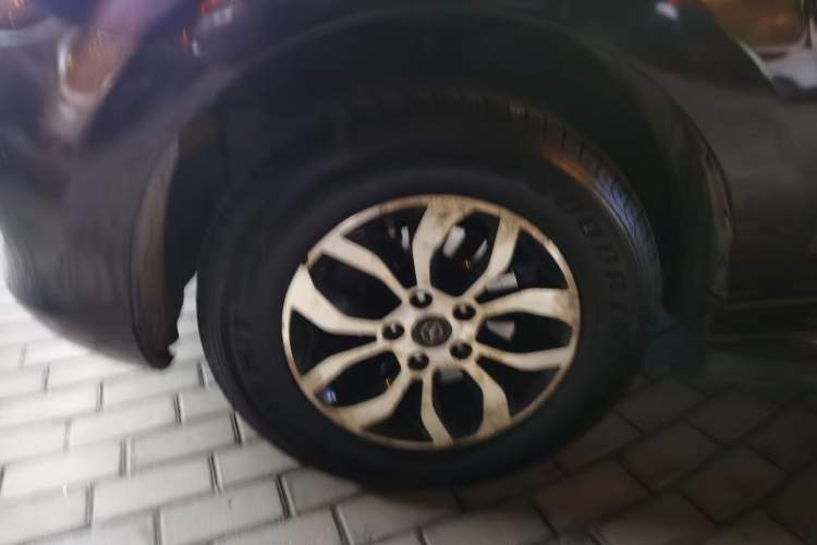 Used Haima S7 2015 2.0L Automatic ZhiShang Version Left Front Wheel Hub