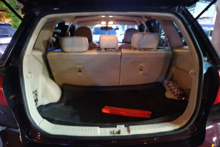 Used Haima S7 2015 2.0L Automatic ZhiShang Version Trunk