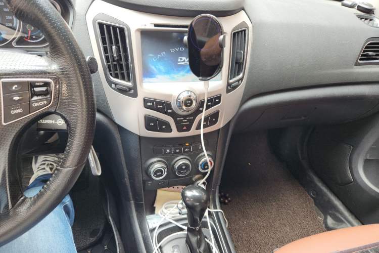Used Haima S7 2013 2.0L Automatic ZhiShang Version Audio And AC Panel