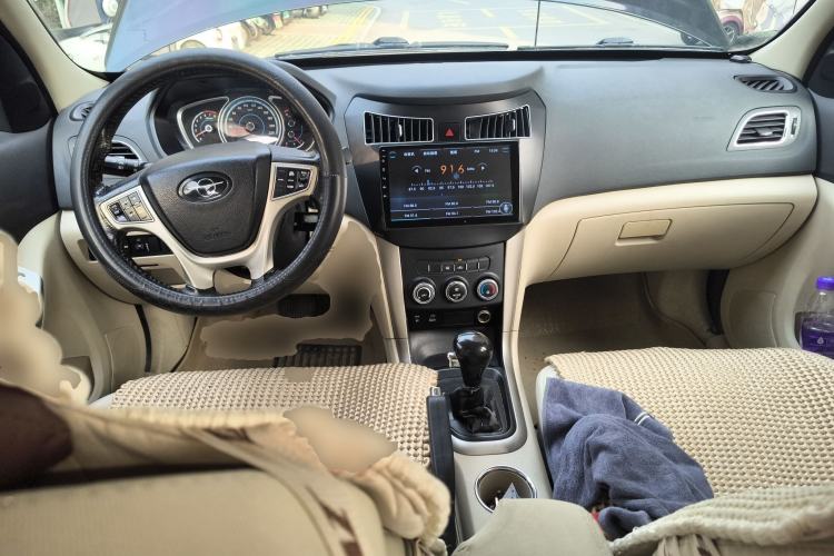 Used Haima S7 2013 2.0L Automatic ZhiShang Version Center Console