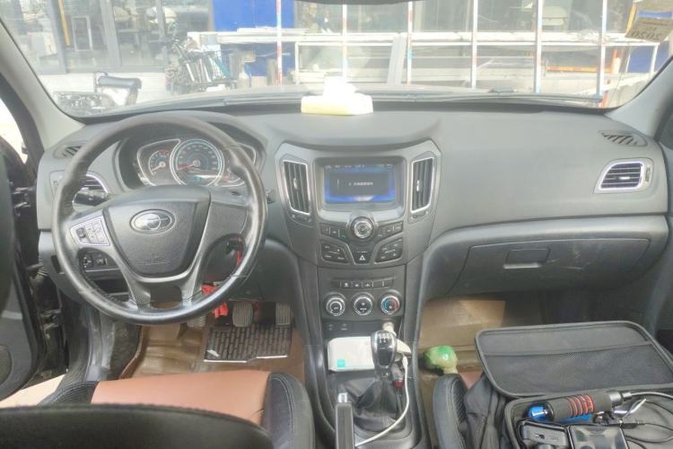 Used Haima S7 2013 2.0L Manual Smart Edition Center Console