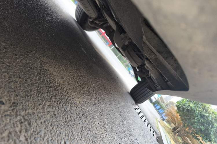 Used Haima S7 2013 2.0L Automatic ZhiShang Version Chassis Front Left