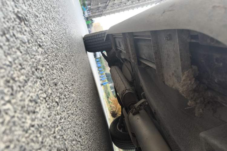 Used Haima S7 2013 2.0L Automatic ZhiShang Version Chassis Front Right