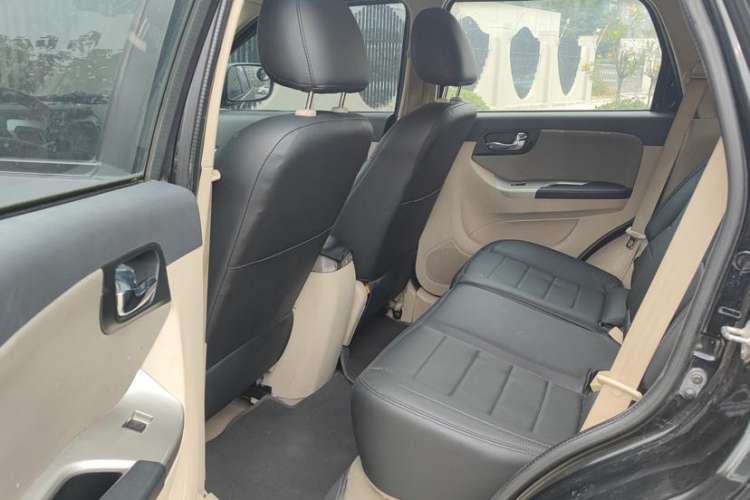 Used Haima S7 2013 2.0L Manual ZhiShang Version Interior 1
