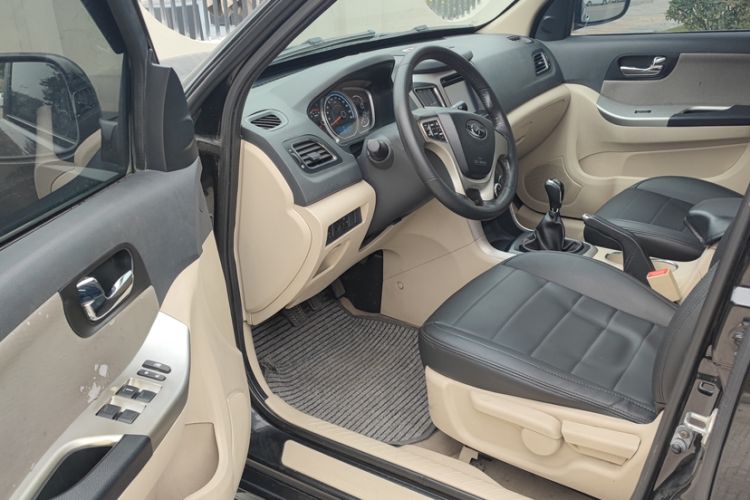 Used Haima S7 2013 2.0L Manual ZhiShang Version Interior 2