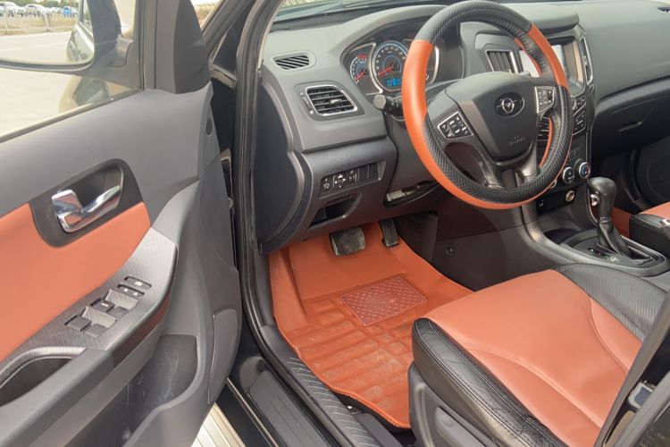 Used Haima S7 2013 2.0L Automatic Smart Enjoyment Version Interior 2