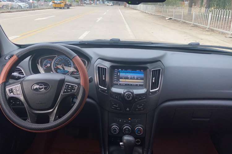 Used Haima S7 2013 2.0L Automatic Smart Enjoyment Version Interior 3