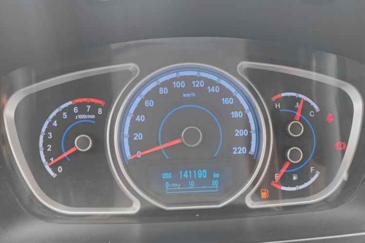 Used Haima S7 2013 2.0L Manual ZhiShang Version Odometer Close Up