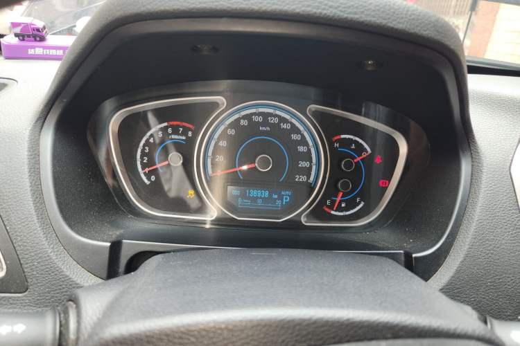 Used Haima S7 2013 2.0L Automatic ZhiShang Version Odometer Close Up