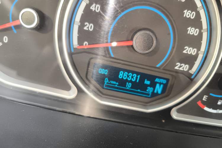Used Haima S7 2013 2.0L Automatic ZhiShang Version Odometer Close Up