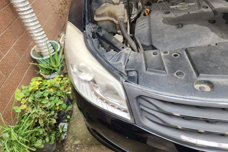 Used Haima S7 2013 2.0L Automatic ZhiShang Version Right Front Headlight