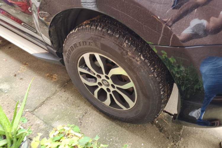 Used Haima S7 2013 2.0L Automatic ZhiShang Version Right Front Wheel Hub
