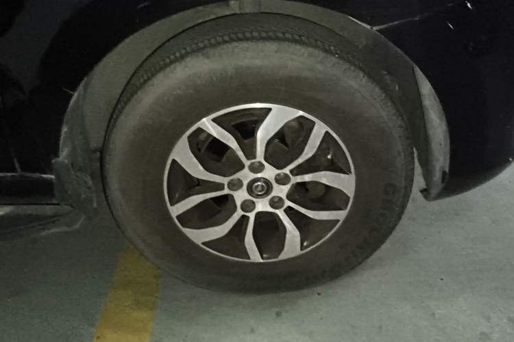 Used Haima S7 2013 2.0L Manual Smart Edition Right Front Wheel Hub
