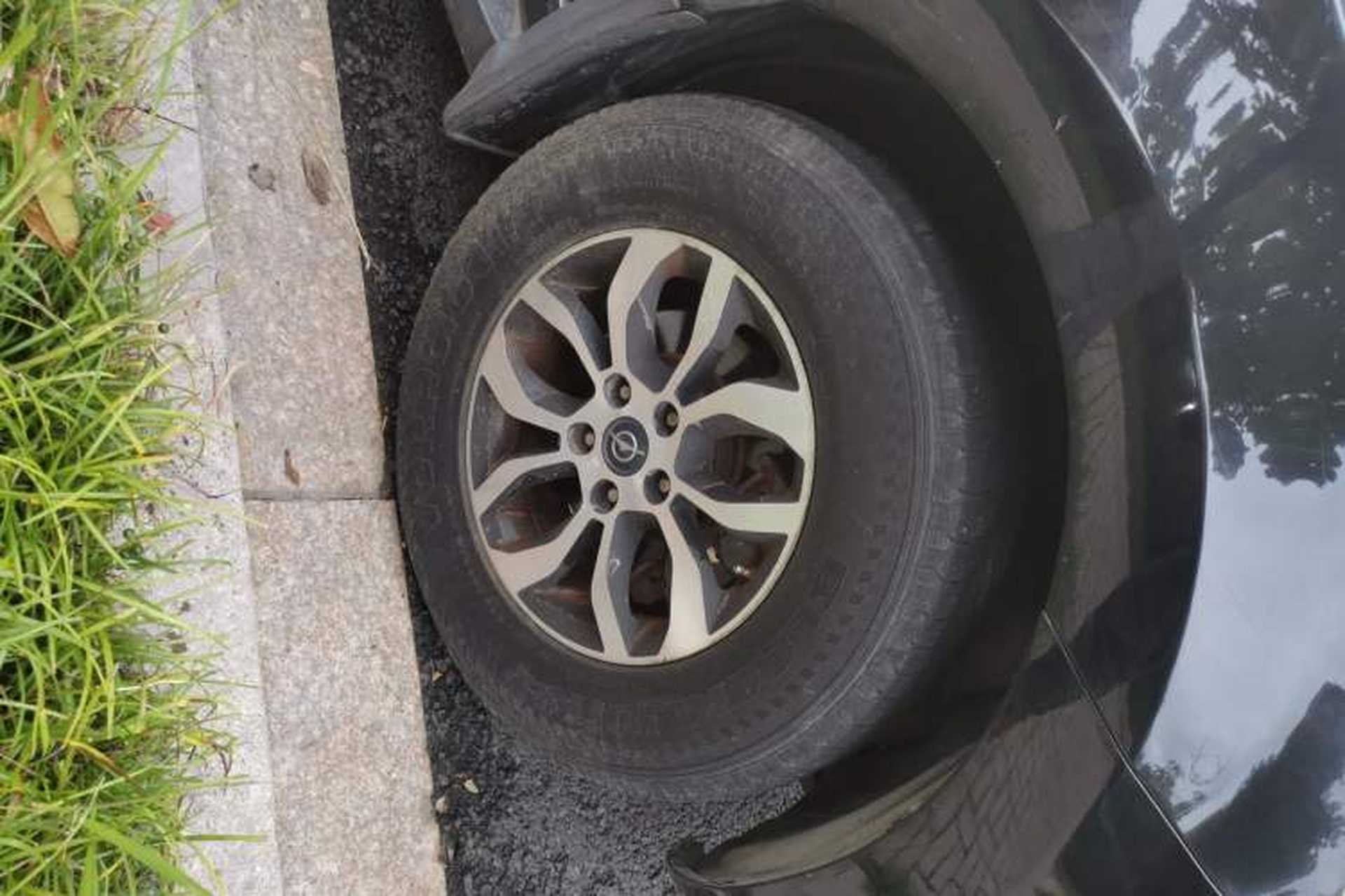 Used Haima S7 2013 2.0L Manual Smart Edition Right Front Wheel Hub