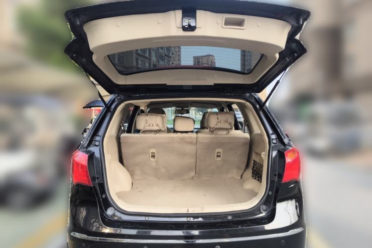 Used Haima S7 2013 2.0L Automatic ZhiShang Version Trunk