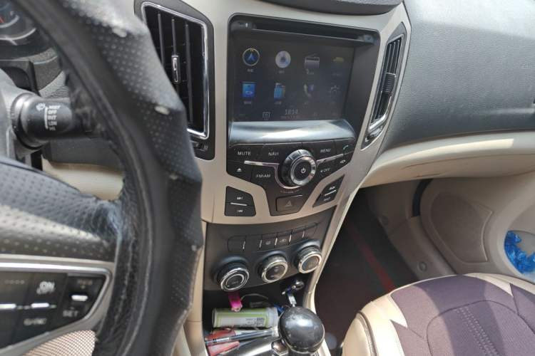 Used Haima S7 2013 2.0L Automatic ZhiShang Version Audio And AC Panel