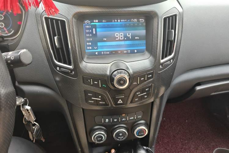 Used Haima S7 2013 2.0L Manual ZhiZhen Version Audio And AC Panel