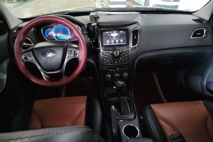 Used Haima S7 2013 2.0L Automatic Smart Enjoyment Version Center Console