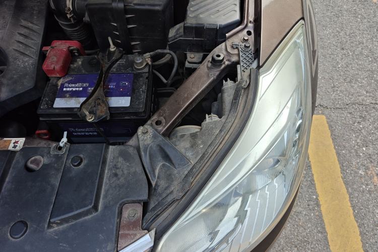Used Haima S7 2013 2.0L Automatic ZhiShang Version Engine Bay Left