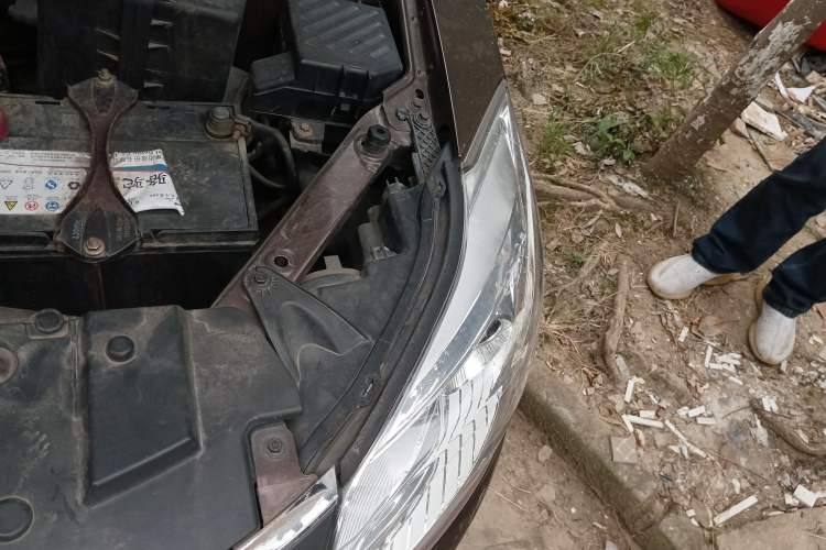 Used Haima S7 2013 2.0L Automatic ZhiShang Version Engine Bay Left