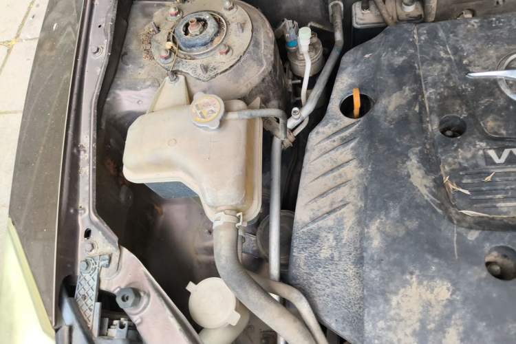 Used Haima S7 2013 2.0L Manual Smart Edition Engine Bay Right