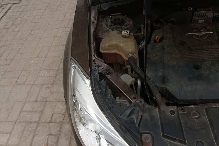 Used Haima S7 2013 2.0L Automatic ZhiShang Version Engine Bay Right