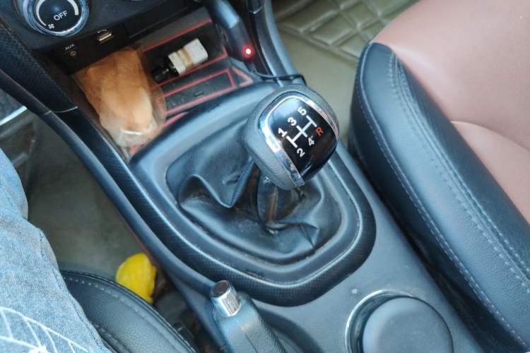 Used Haima S7 2013 2.0L Manual Smart Edition Gear Lever