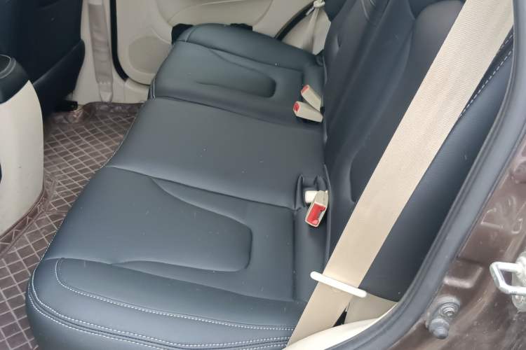Used Haima S7 2013 2.0L Automatic ZhiShang Version Left Rear Seat
