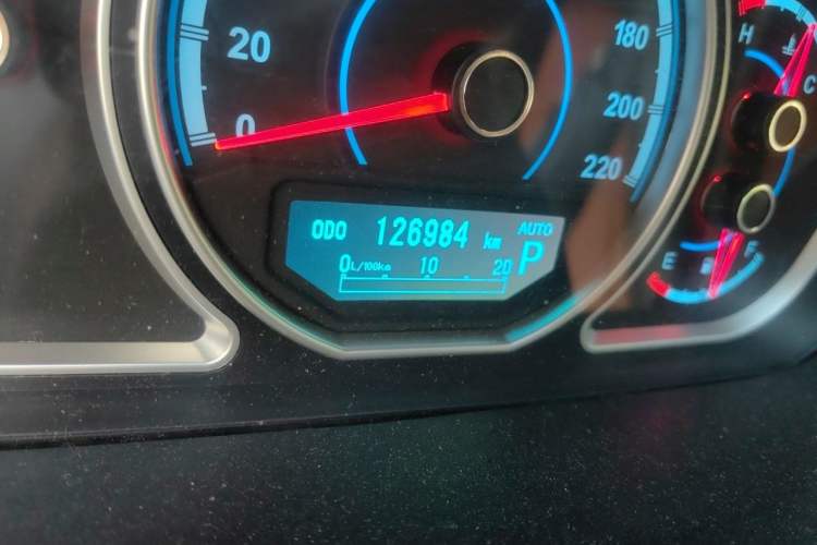 Used Haima S7 2013 2.0L Automatic Smart Enjoyment Version Odometer Close Up