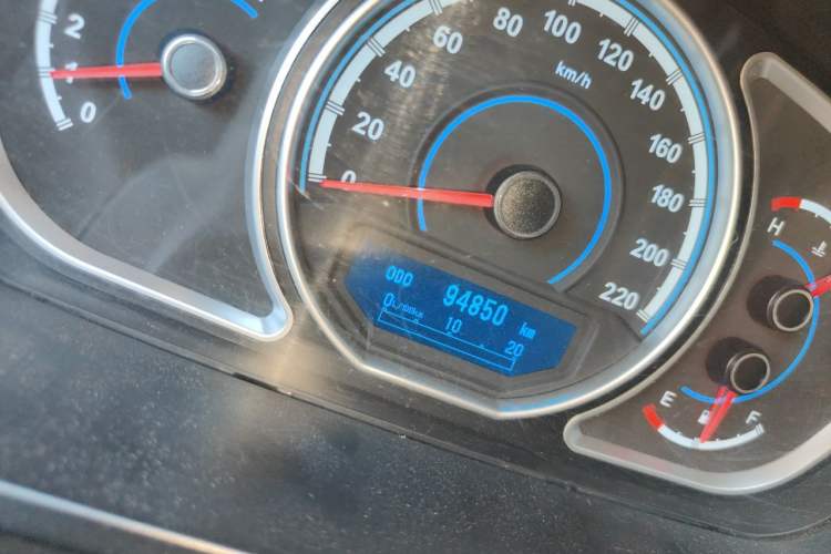 Used Haima S7 2013 2.0L Manual Smart Edition Odometer Close Up