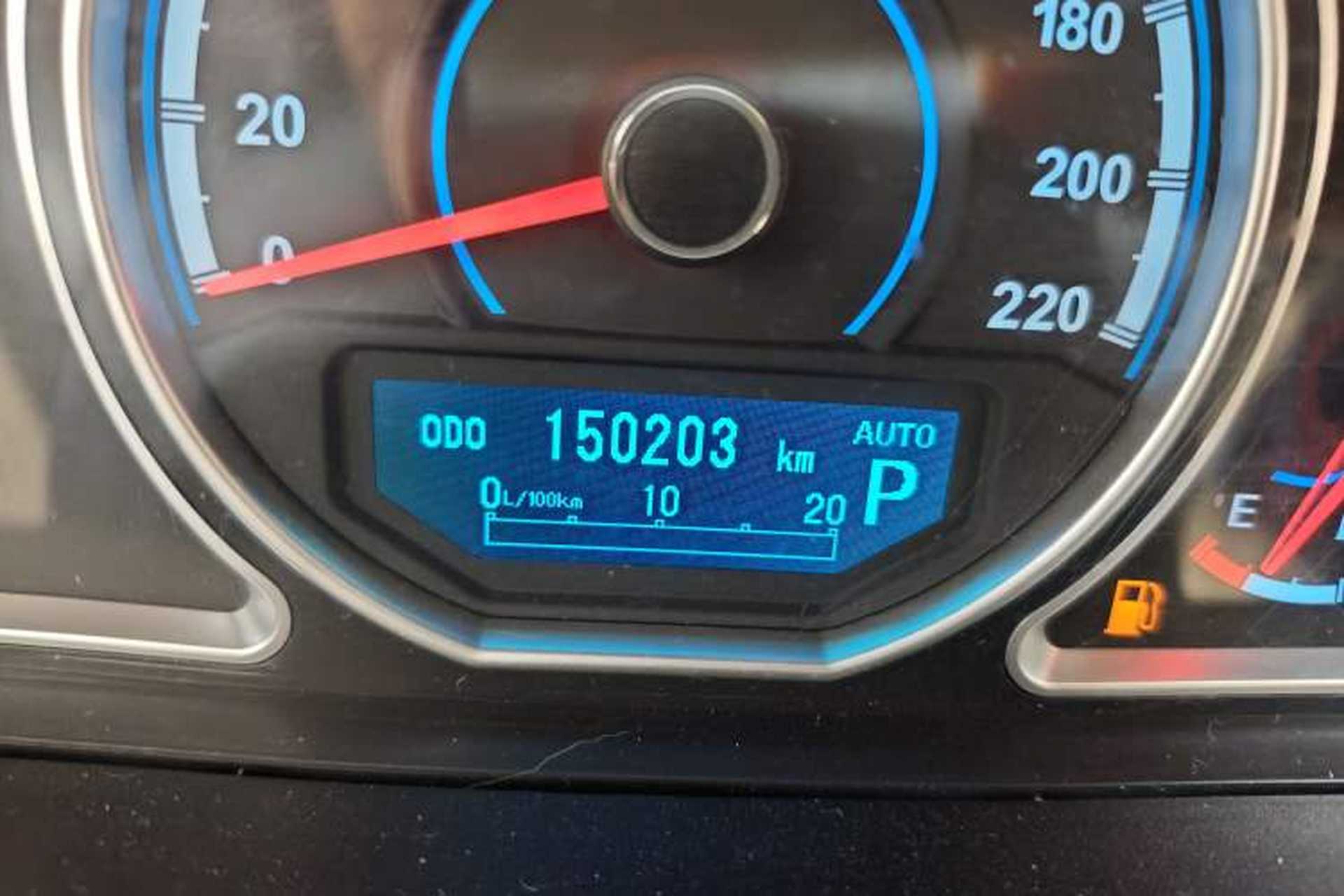 Used Haima S7 2013 2.0L Automatic Smart Enjoyment Version Odometer Close Up