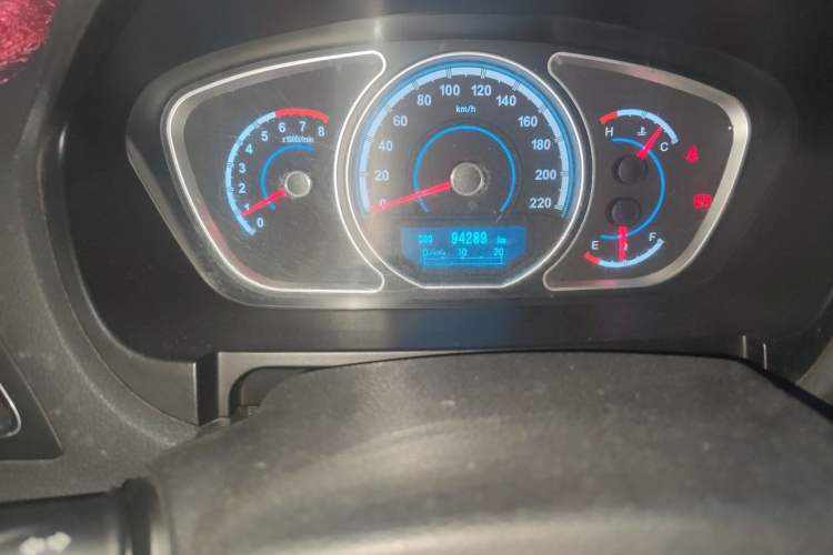 Used Haima S7 2013 2.0L Manual ZhiShang Version Odometer Close Up