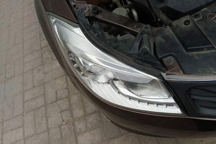 Used Haima S7 2013 2.0L Automatic ZhiShang Version Right Front Headlight