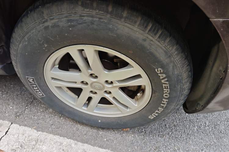 Used Haima S7 2013 2.0L Automatic ZhiShang Version Right Front Wheel Hub