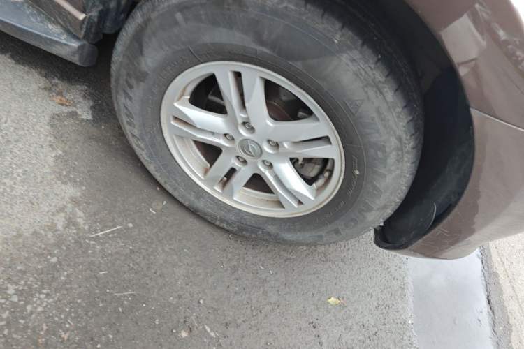 Used Haima S7 2013 2.0L Automatic ZhiShang Version Right Front Wheel Hub