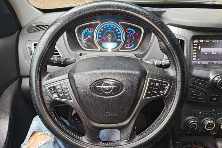 Used Haima S7 2013 2.0L Automatic ZhiZhen Version Steering Wheel
