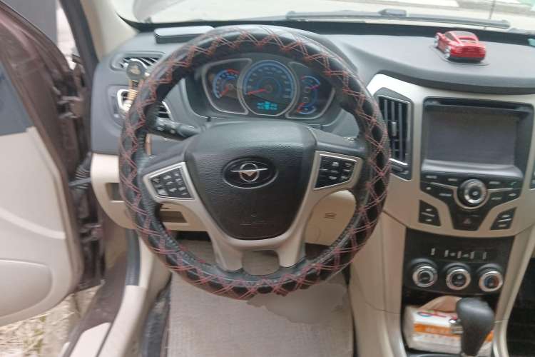 Used Haima S7 2013 2.0L Automatic ZhiShang Version Steering Wheel