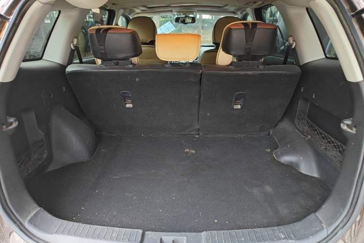 Used Haima S7 2013 2.0L Automatic ZhiZhen Version Trunk
