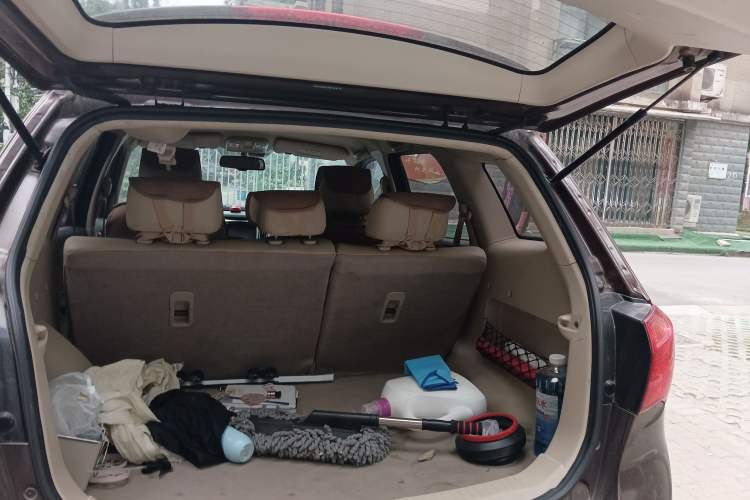 Used Haima S7 2013 2.0L Automatic ZhiShang Version Trunk