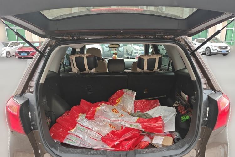 Used Haima S7 2013 2.0L Manual ZhiZhen Version Trunk