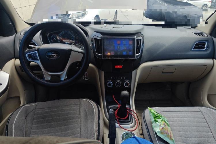 Used Haima S7 2013 2.0L Manual ZhiShang Version Center Console