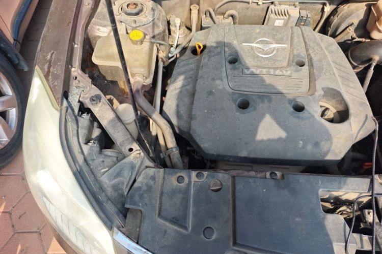 Used Haima S7 2013 2.0L Automatic Smart Enjoyment Version Engine Bay Right