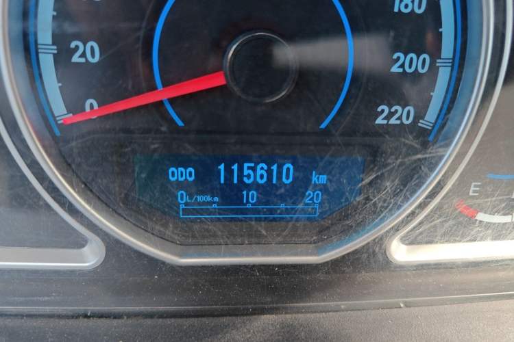 Used Haima S7 2013 2.0L Manual ZhiShang Version Odometer Close Up