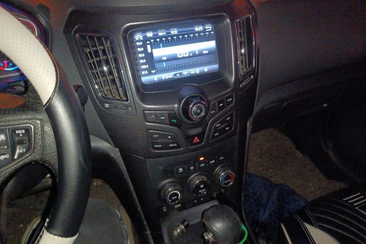 Used Haima S7 2013 2.0L Automatic ZhiZhen Version Audio And AC Panel